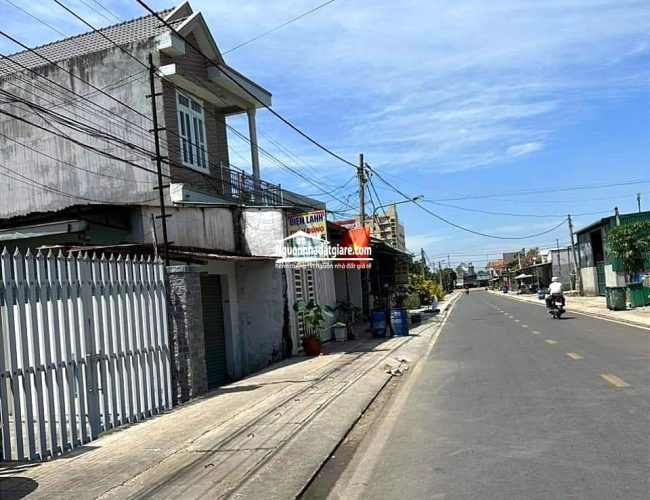 Cần bán gấp lô đất ngay Chợ Minh Hưng giá rẻ, cách QL13 100m